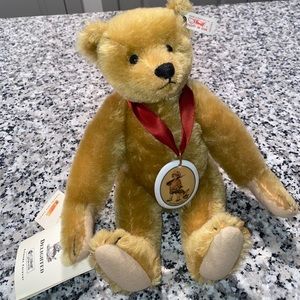 Steiff Teddy Bear “Delighted” #665363